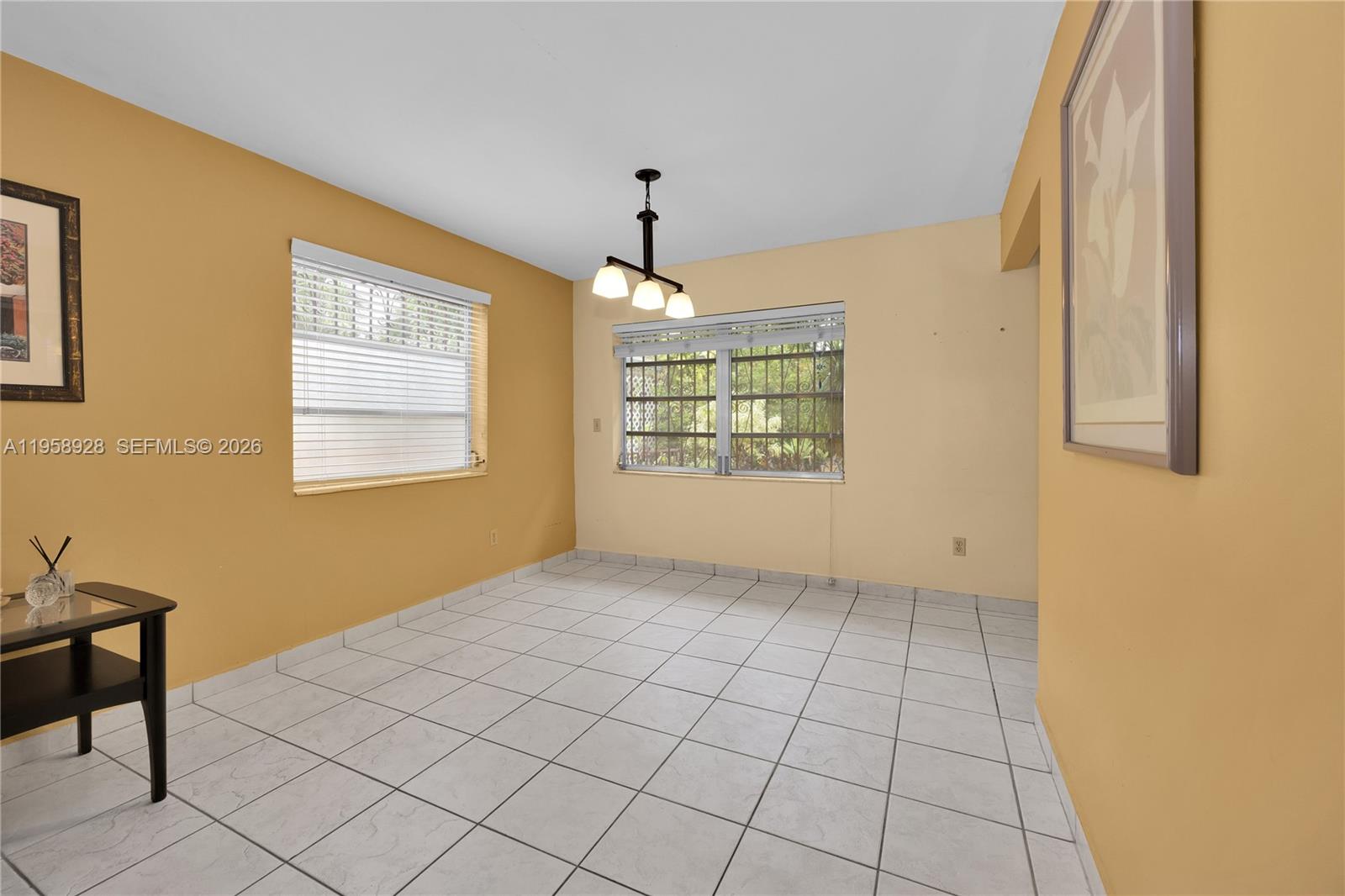   /  2002 кв.футов $ 2026-02-04 0 Фото