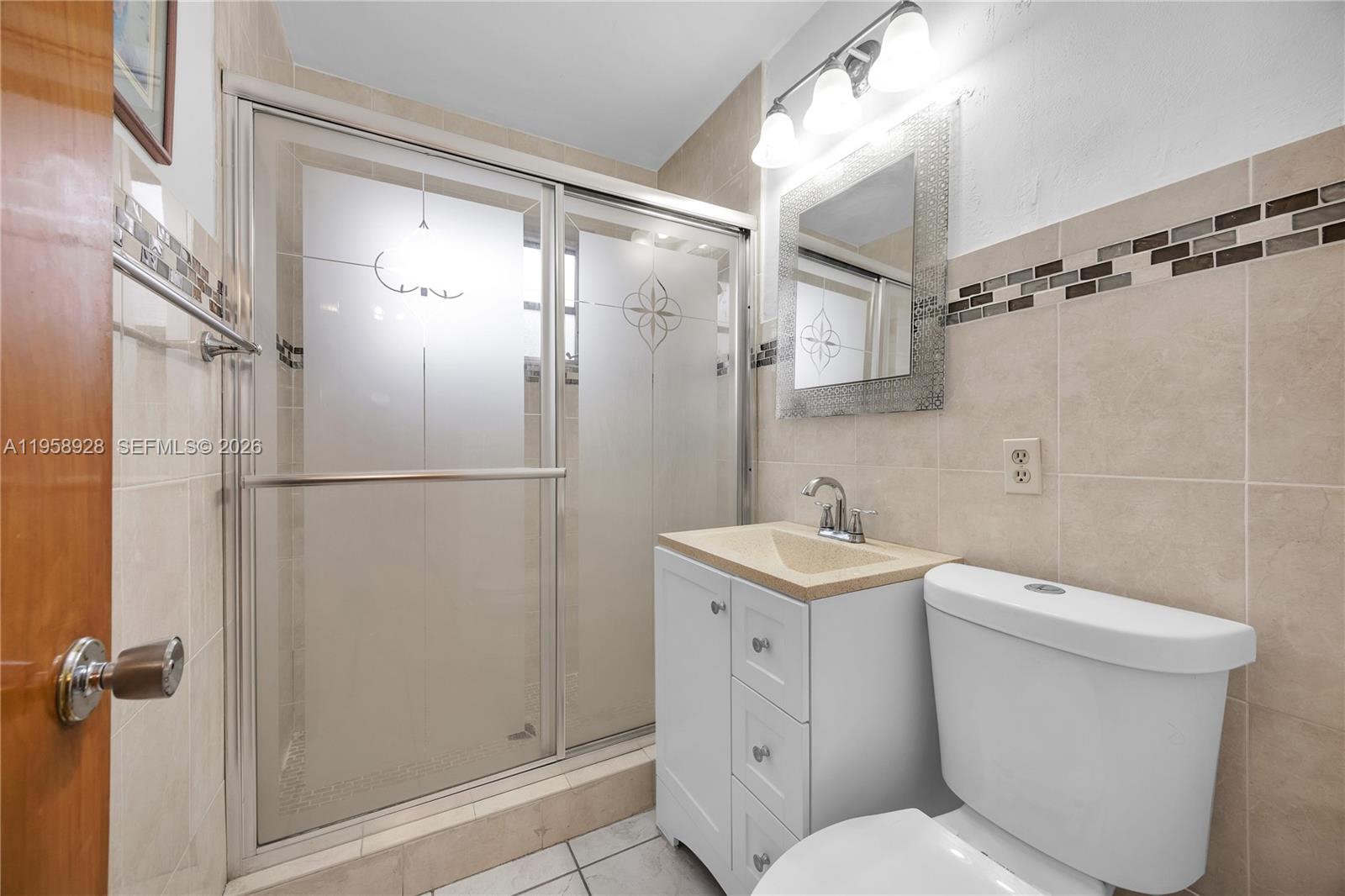   /  2002 кв.футов $ 2026-02-04 0 Фото