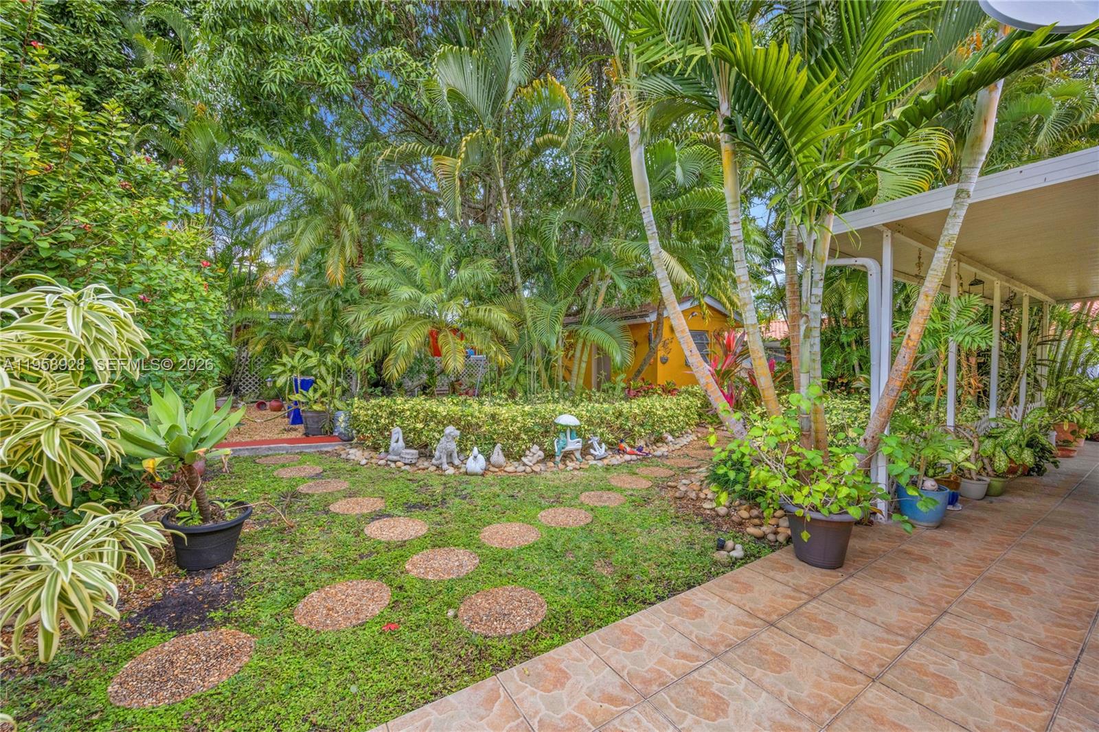   /  2002 кв.футов $ 2026-02-04 0 Фото