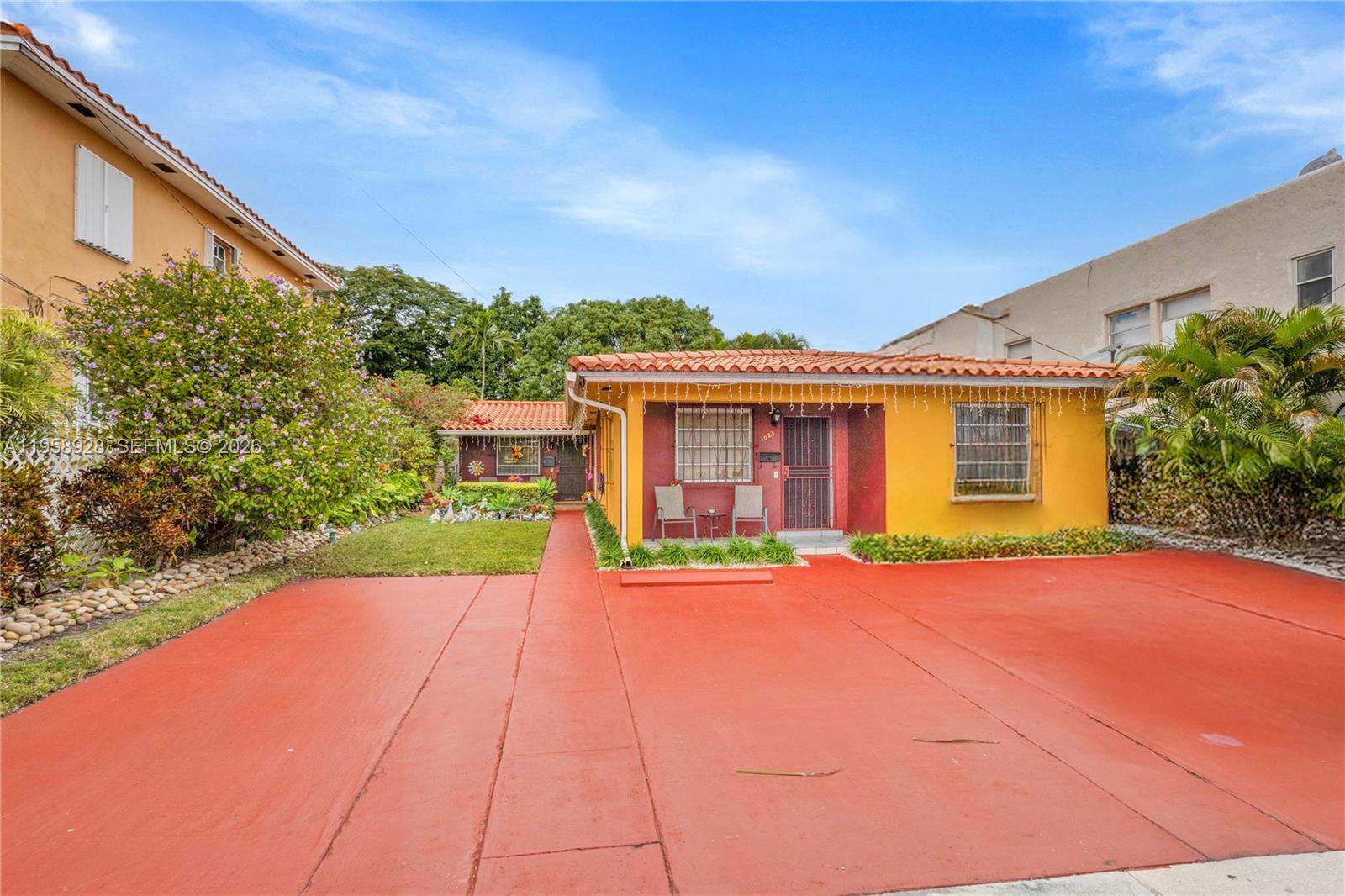   /  2002 кв.футов $ 2026-02-04 0 Фото