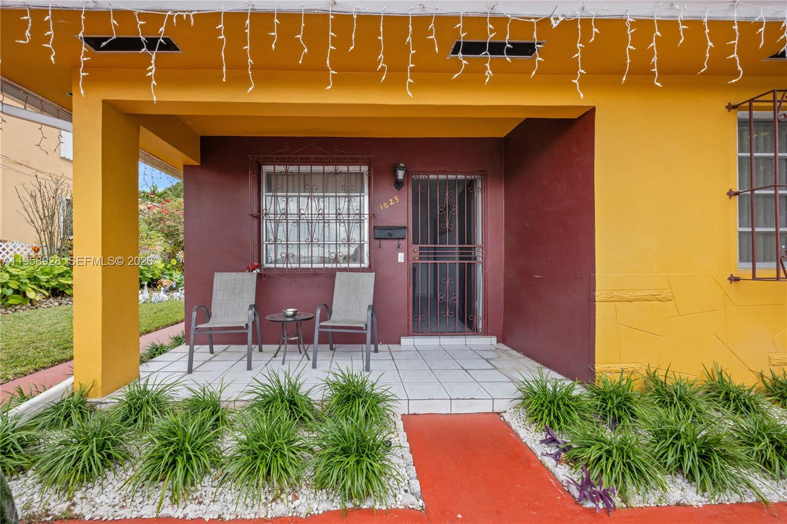   /  2002 кв.футов $ 2026-02-04 0 Фото