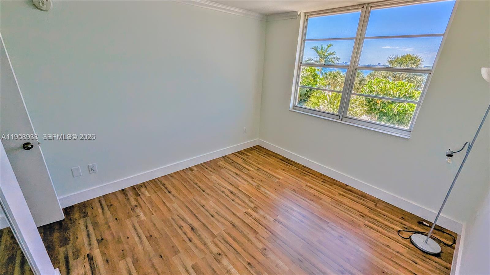 206 3 / 3 1570 sq. ft. $ 2026-02-21 0 foto