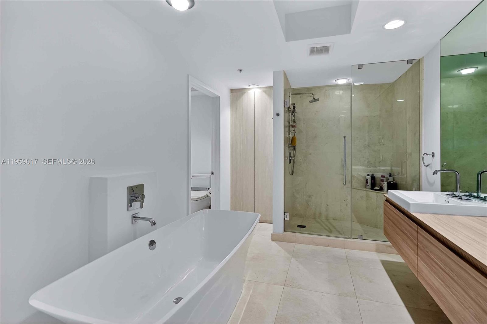 Photo of 17111 Biscayne Blvd #706, North Miami Beach, Florida, 33160 -