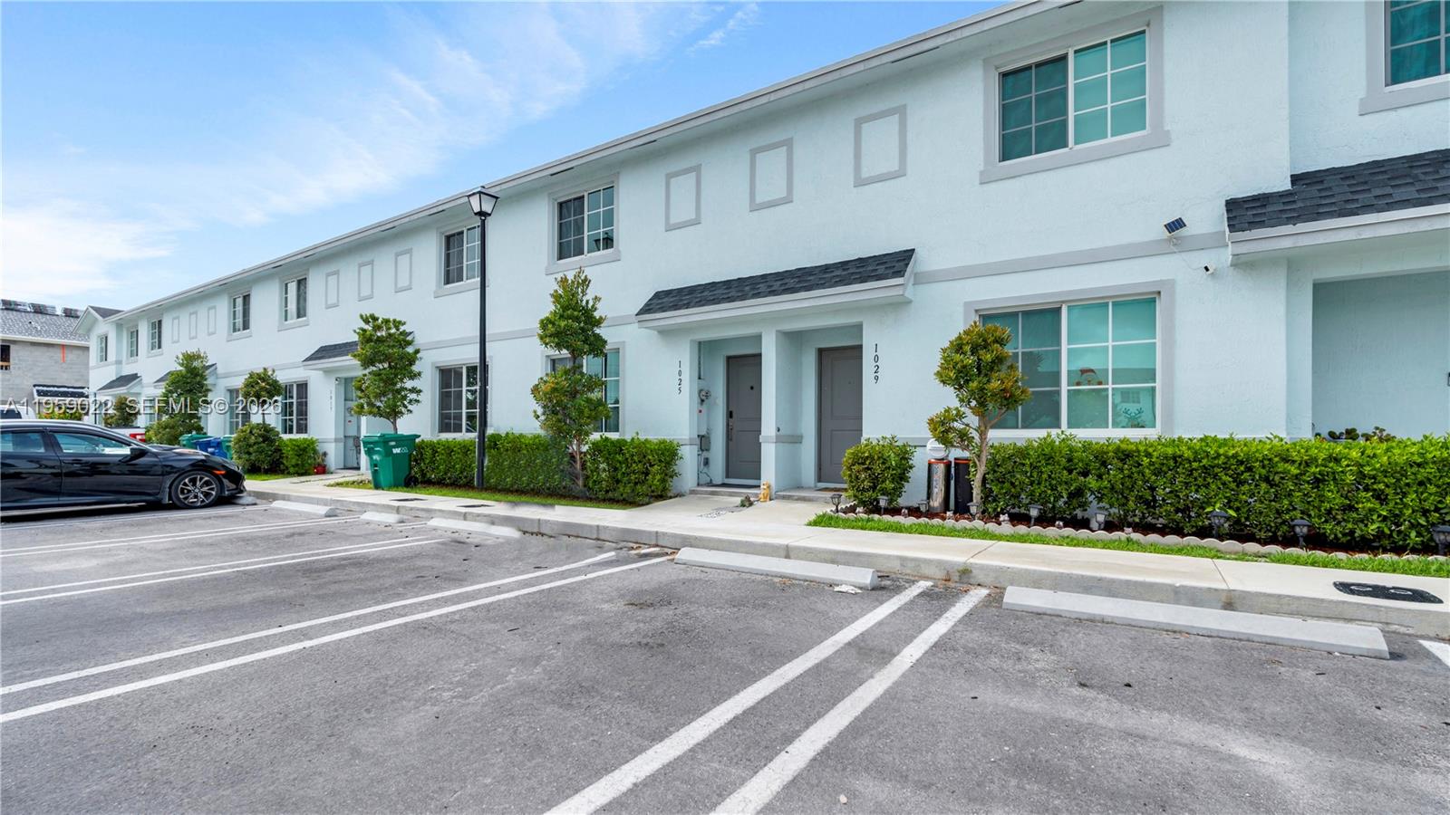 1025 3 / 3 1425 sq. ft. $ 2026-02-04 0 foto