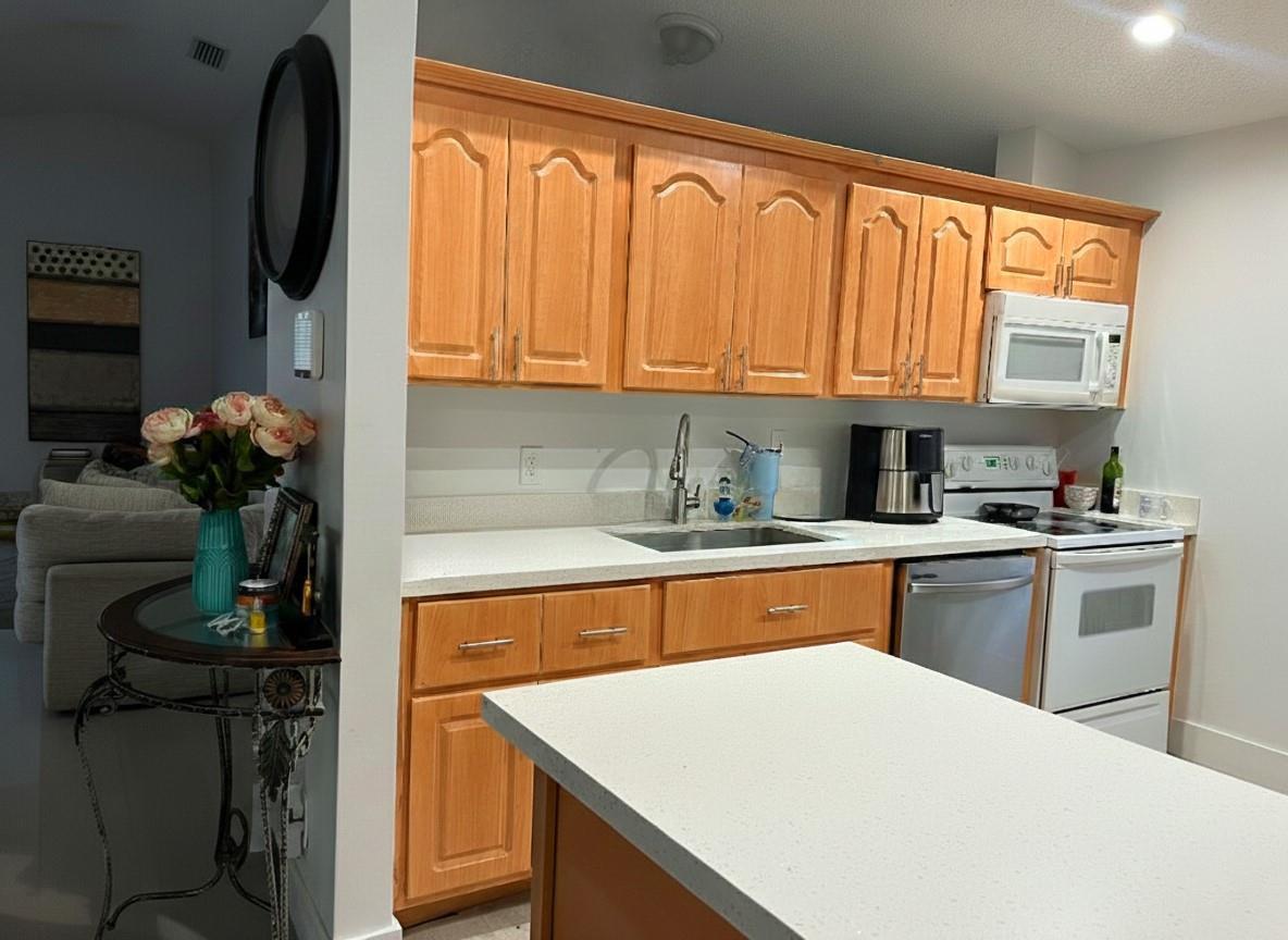 See details 8205 3 / 2 1999 sq. ft. $ 2026-05-02 0 Photo