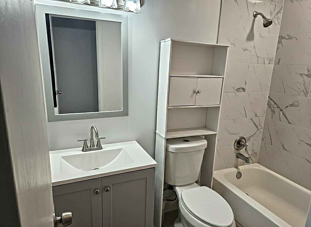 See details 8205 3 / 2 1999 sq. ft. $ 2026-05-02 0 Photo