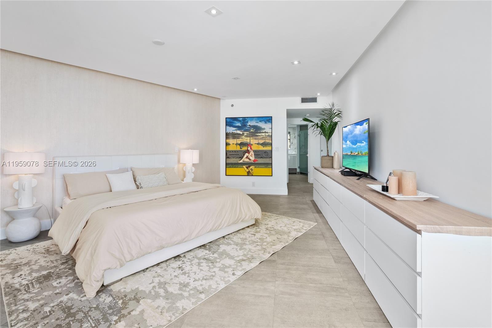 Photo of 20281 Country Club Dr  #808, Aventura, Florida, 33180 - 