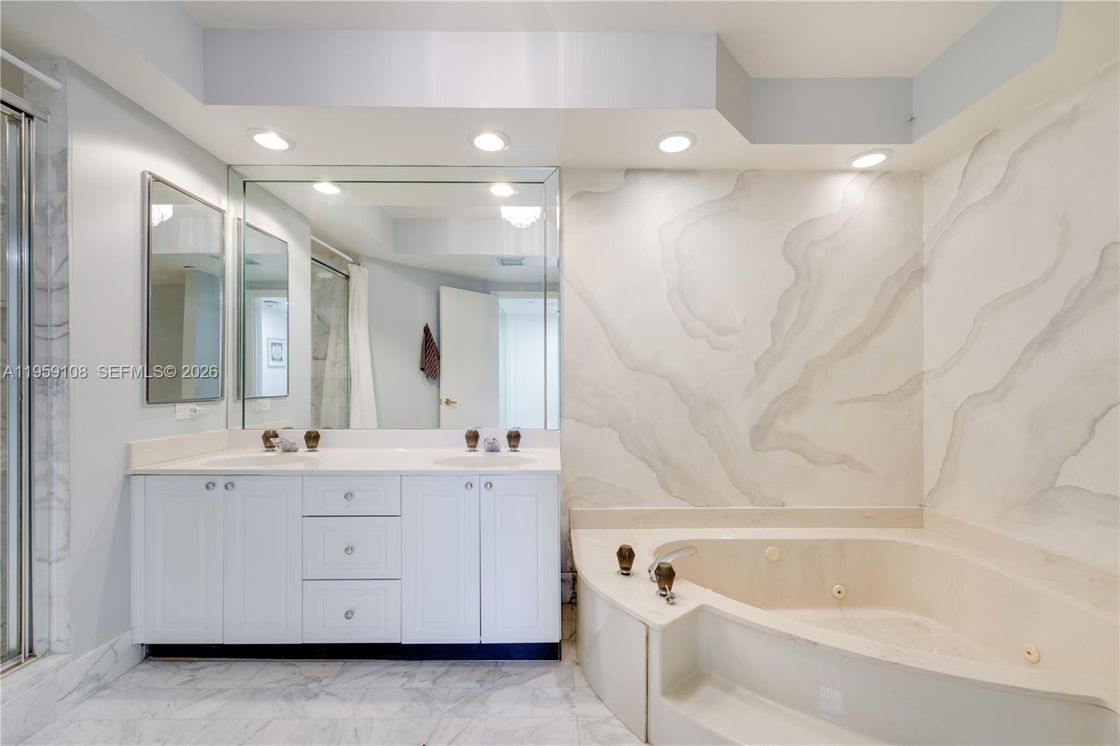 Photo of 20281 Country Club Dr  #M6, Aventura, Florida, 33180 - 