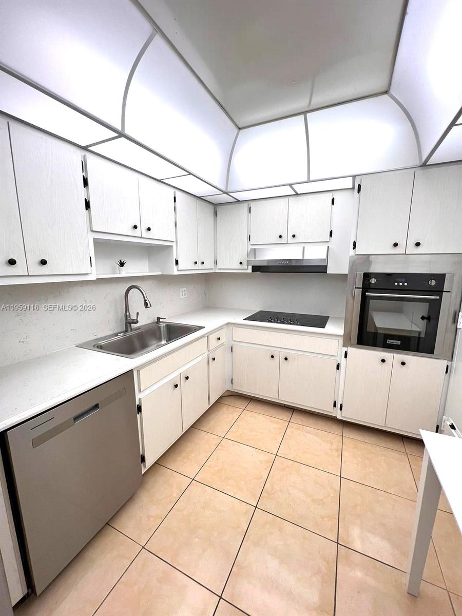 Photo of 400 Kings Point Dr  #424, Sunny Isles Beach, Florida, 33160 - 