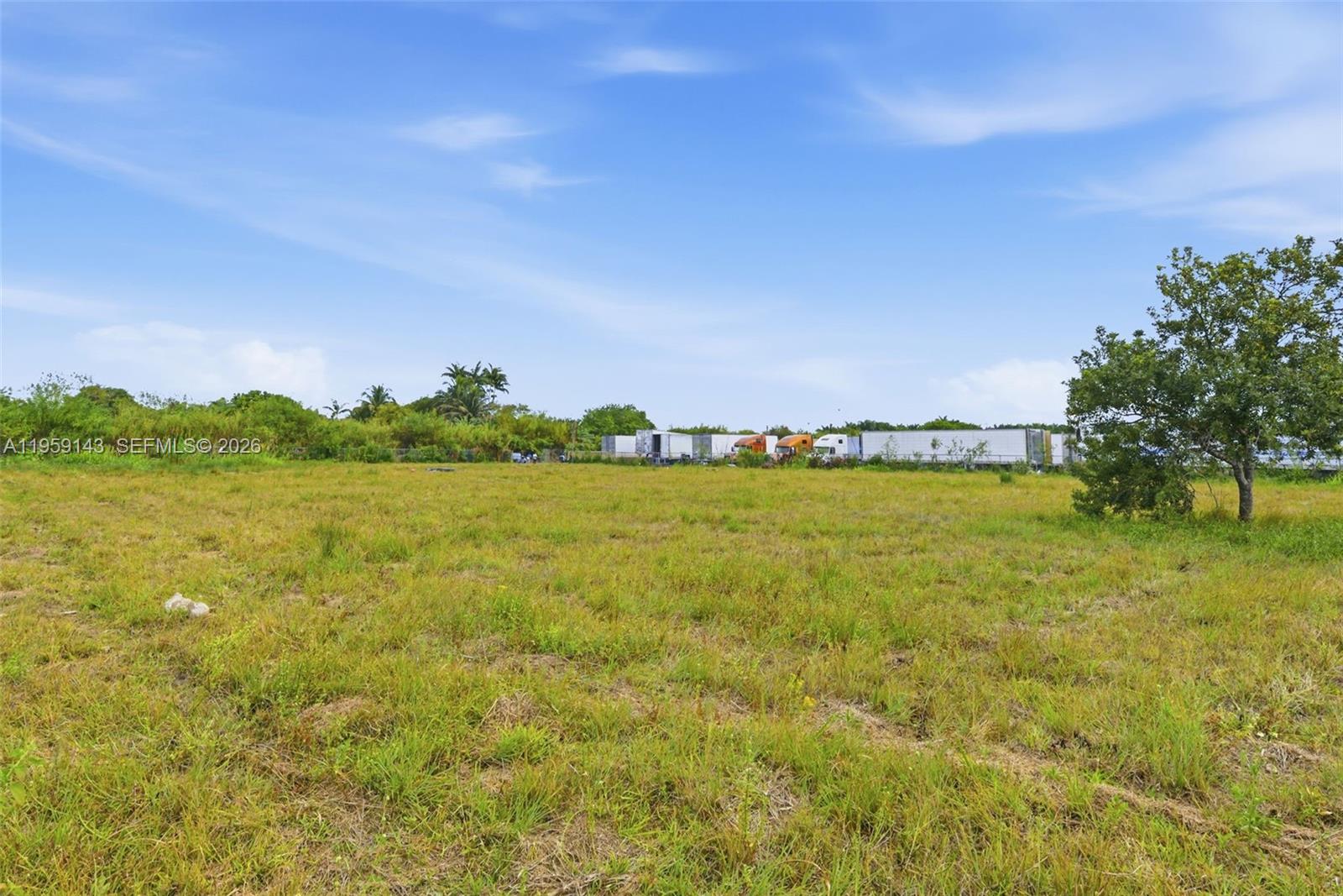   /   sq. ft. $ 2026-02-04 0 foto