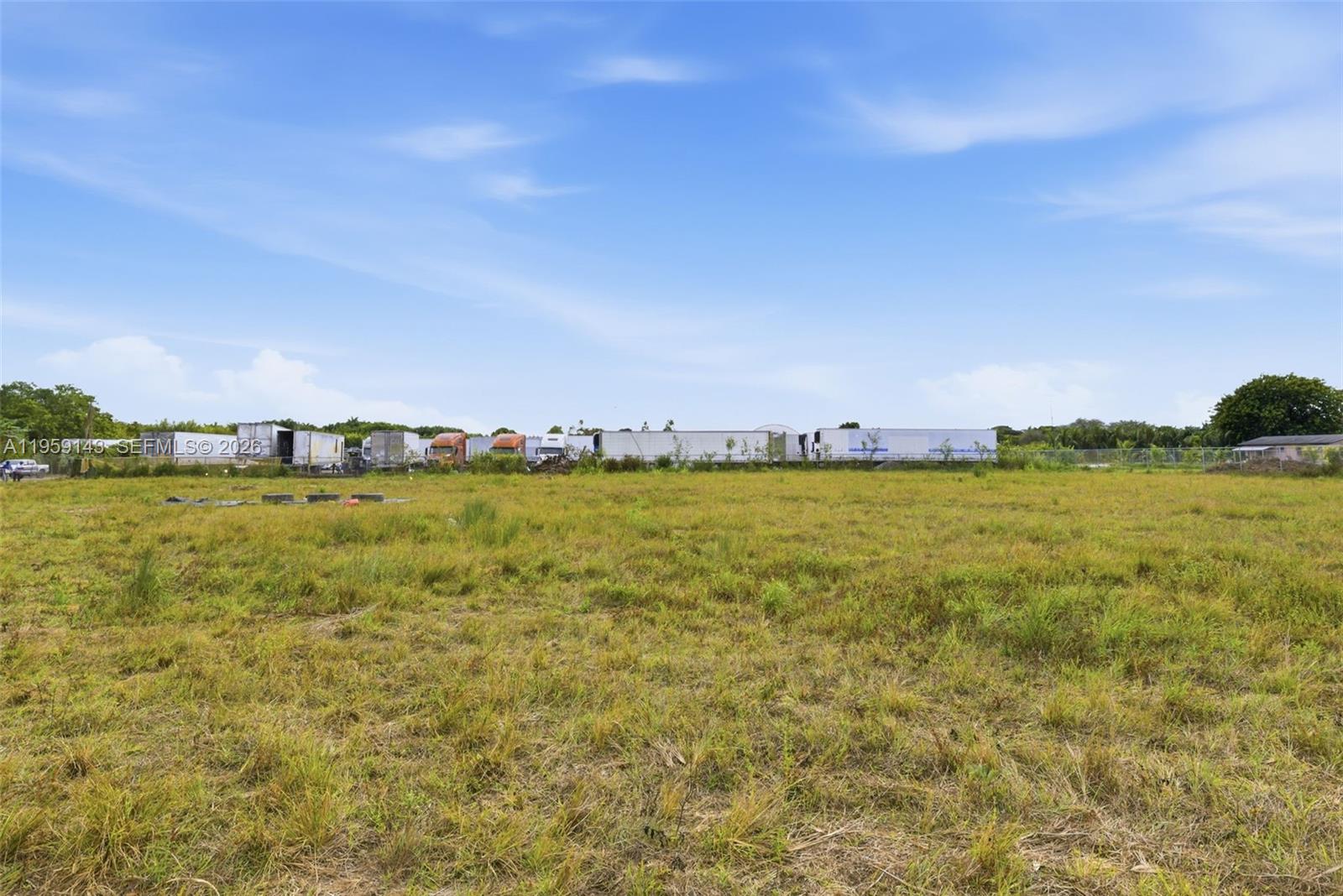   /   sq. ft. $ 2026-02-04 0 foto