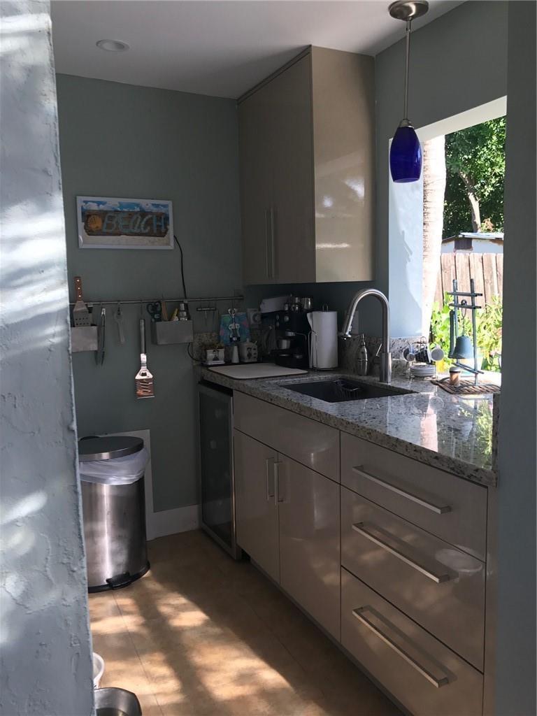   / 0 1800 sq. ft. $ 2026-06-21 0 foto