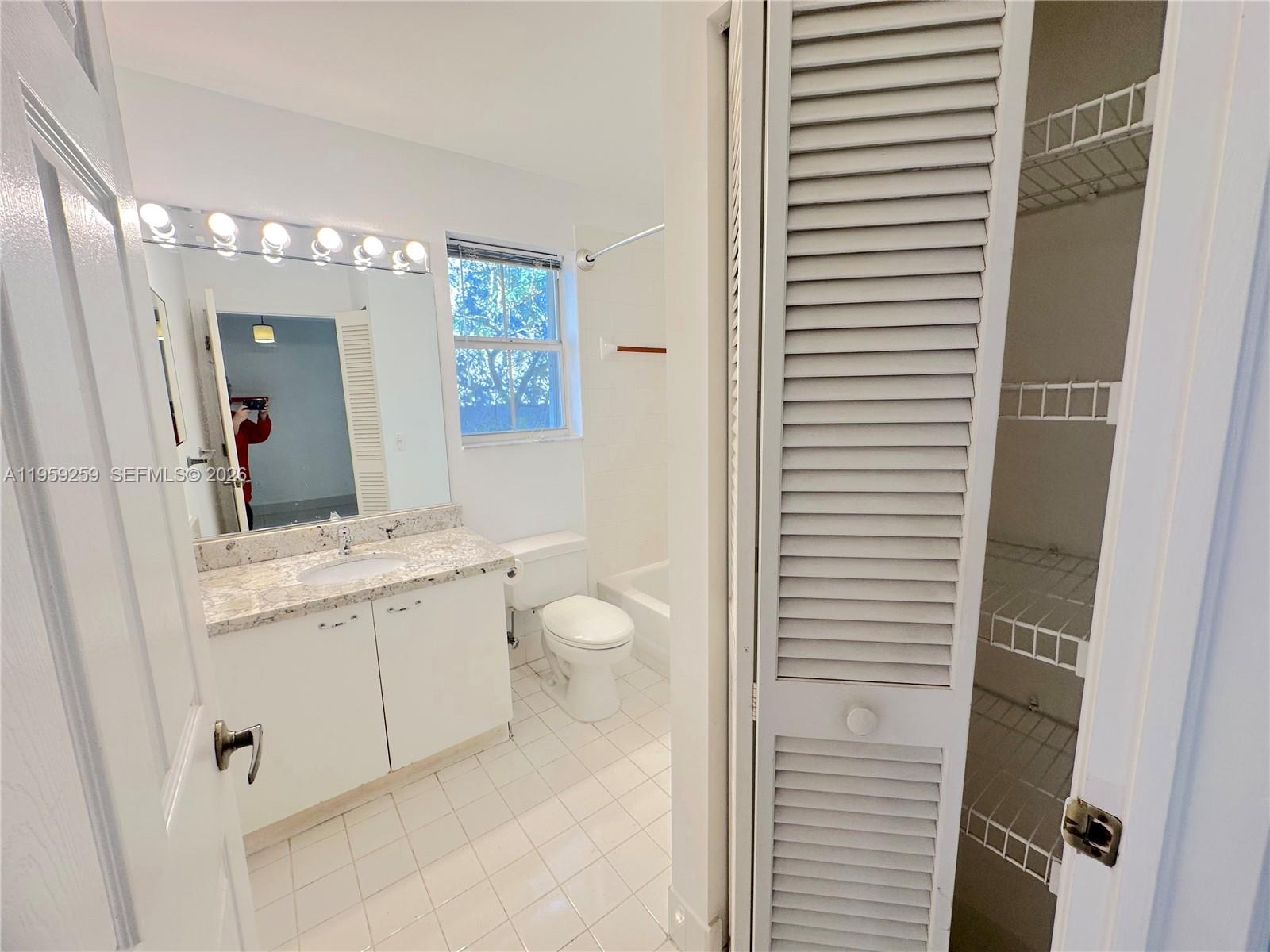 Photo of 1115 River Birch St  (1115), Hollywood, Florida, 33019 - Bathroom 2