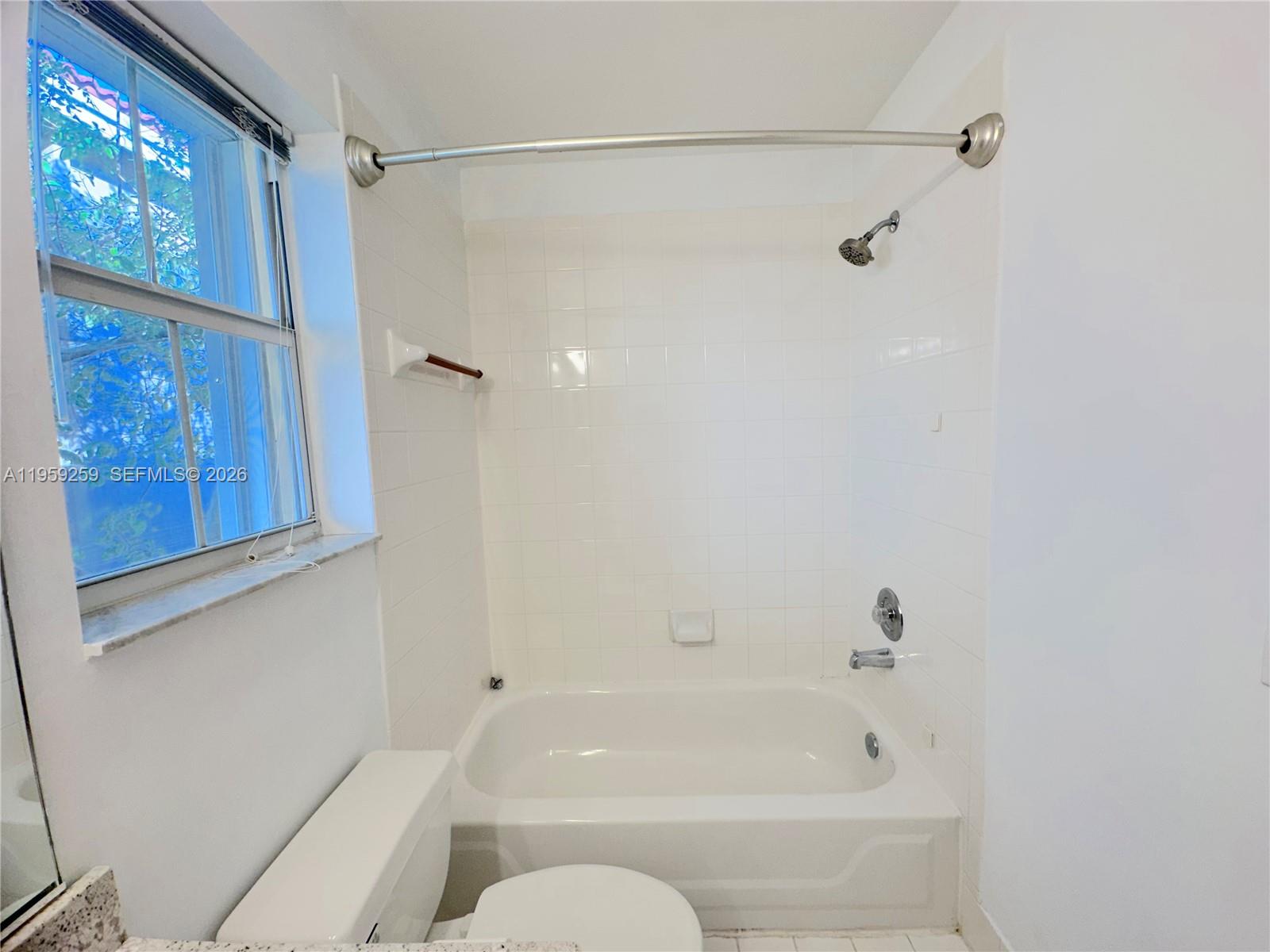 Photo of 1115 River Birch St  (1115), Hollywood, Florida, 33019 - Bathroom 2