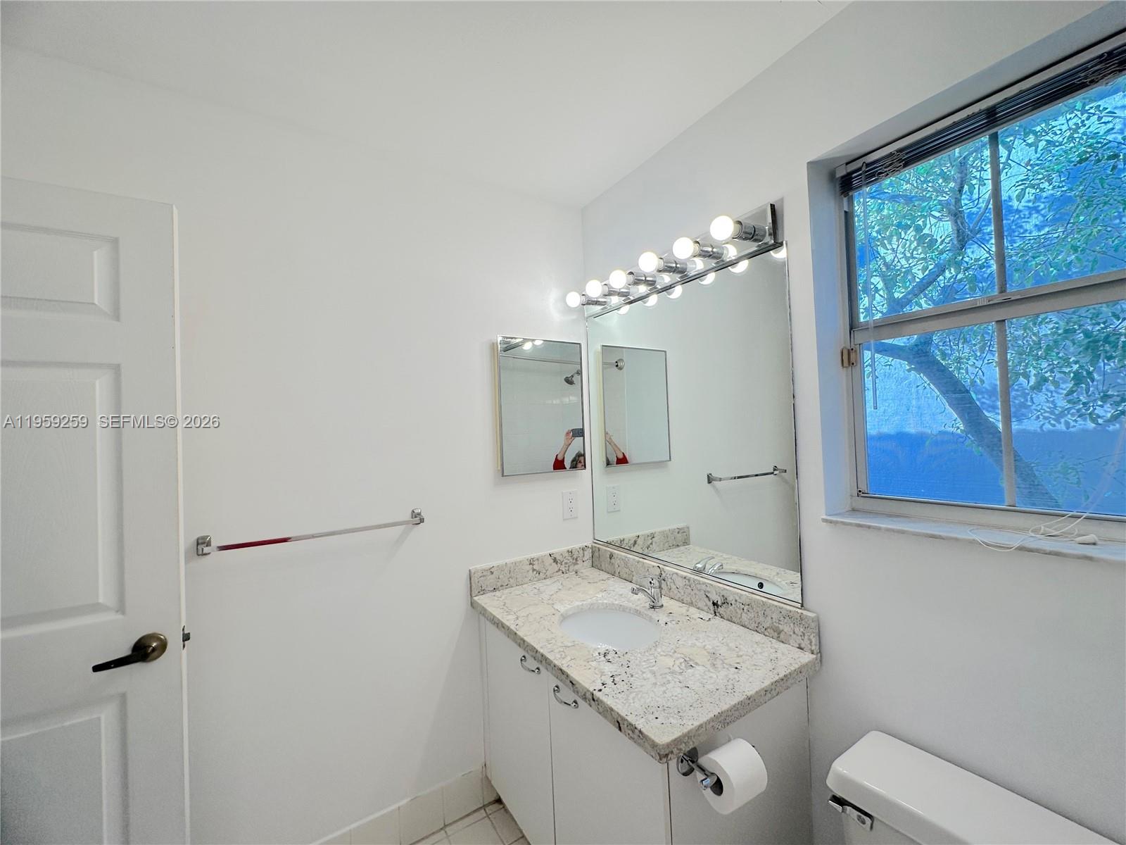Photo of 1115 River Birch St  (1115), Hollywood, Florida, 33019 - Bathroom 2