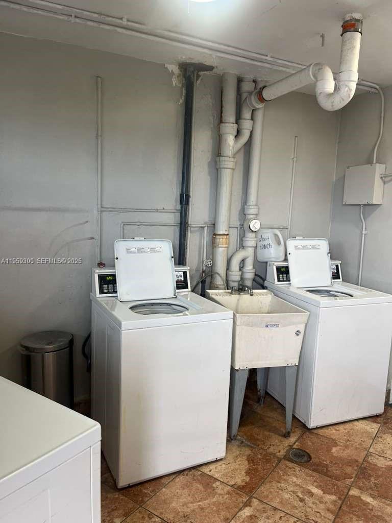 See details 507-1 1 / 2 909 sq. ft. $ 2026-02-04 0 Photo