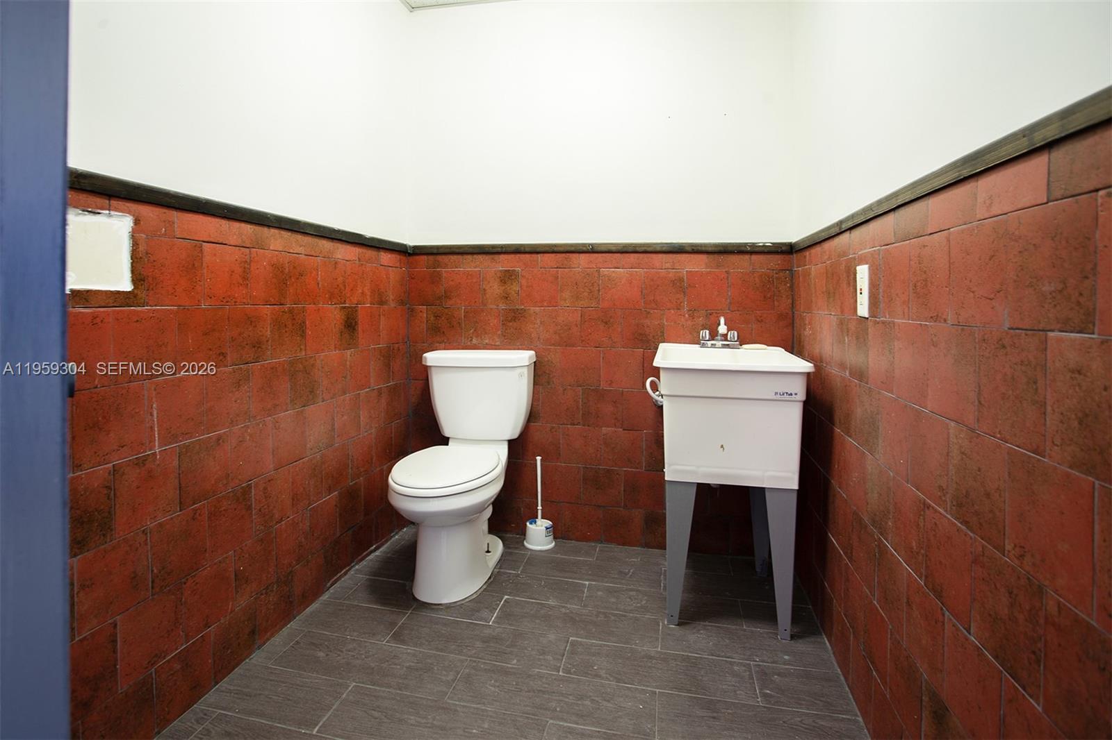   /   sq. ft. $ 2026-02-04 0 Photo