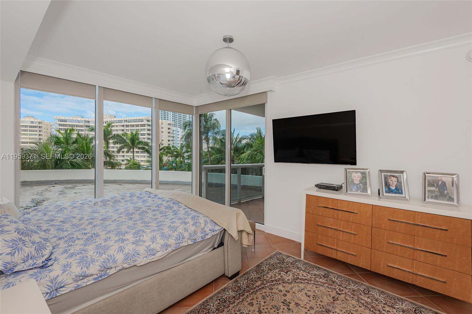 408 3 / 3 1571 sq. ft. $ 2026-04-27 0 foto