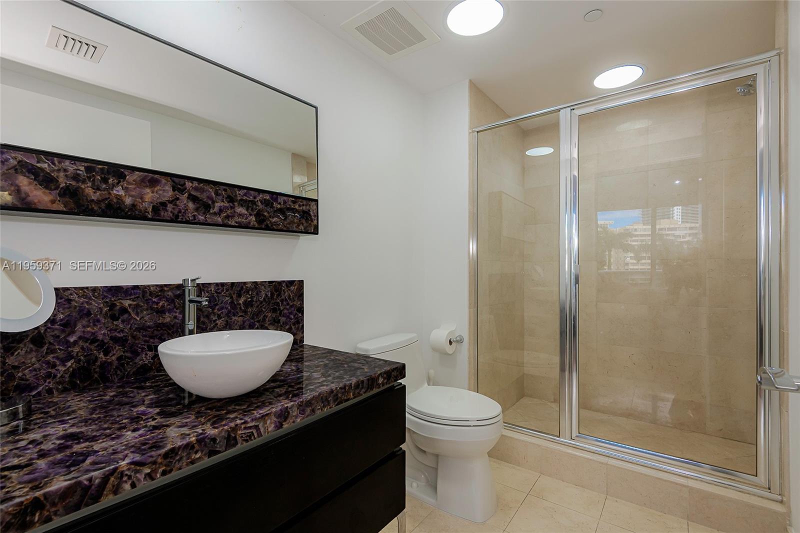 408 3 / 3 1571 sq. ft. $ 2026-04-27 0 foto