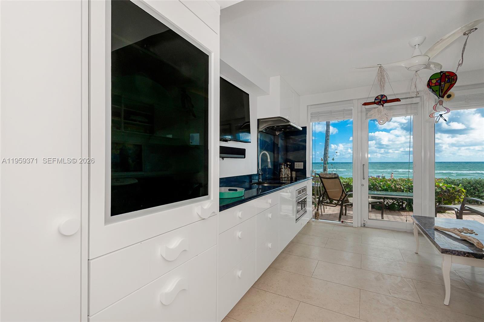 408 3 / 3 1571 sq. ft. $ 2026-04-27 0 foto