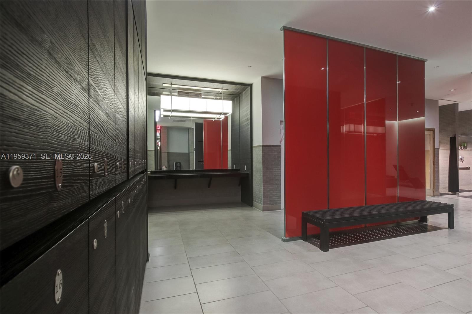 408 3 / 3 1571 sq. ft. $ 2026-04-27 0 foto