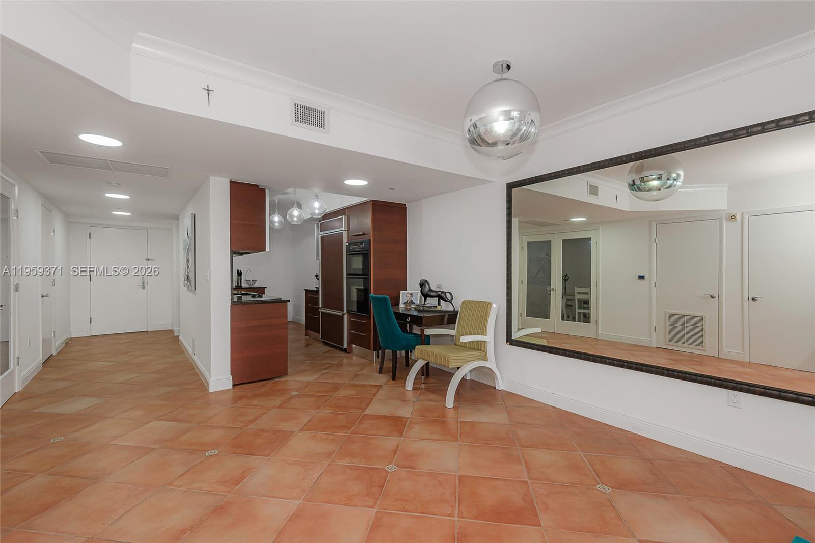 408 3 / 3 1571 sq. ft. $ 2026-04-27 0 foto