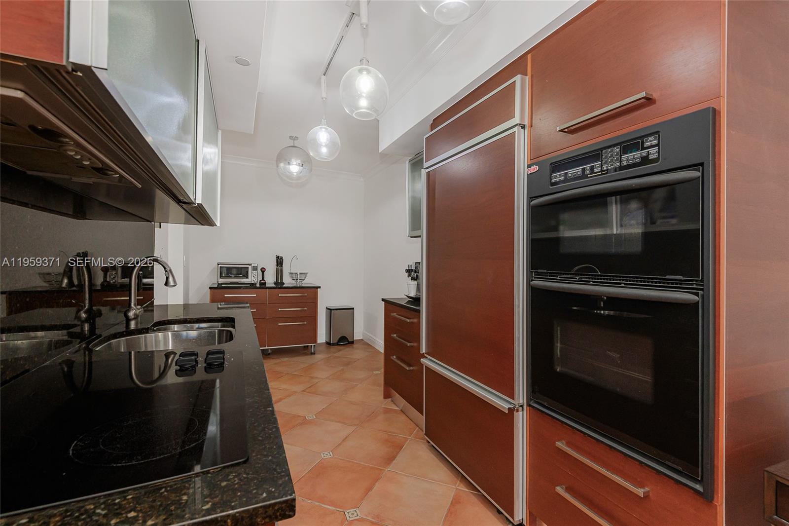 408 3 / 3 1571 sq. ft. $ 2026-04-27 0 foto