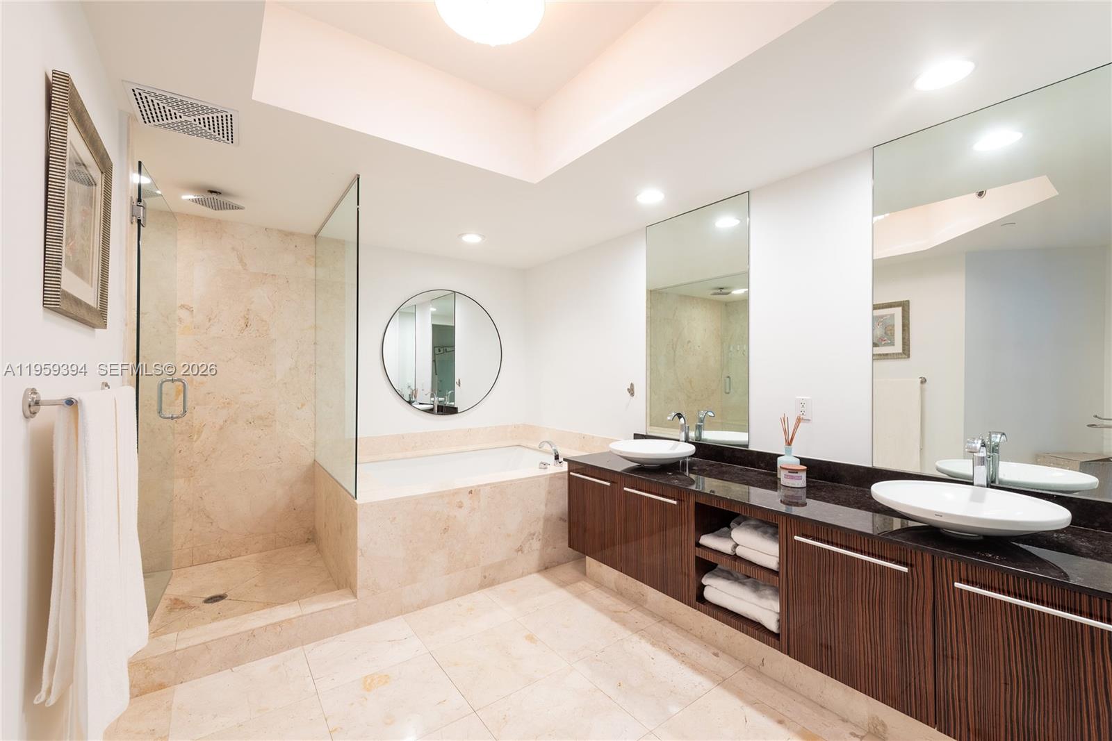 Photo of 2711 Ocean Dr  #3202, Hollywood, Florida, 33019 - 