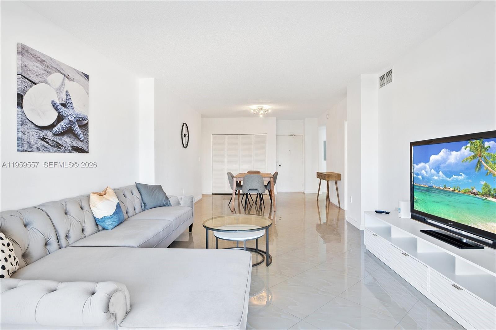 See details 2M 1 / 2 870 sq. ft. $ 2026-02-05 0 Photo