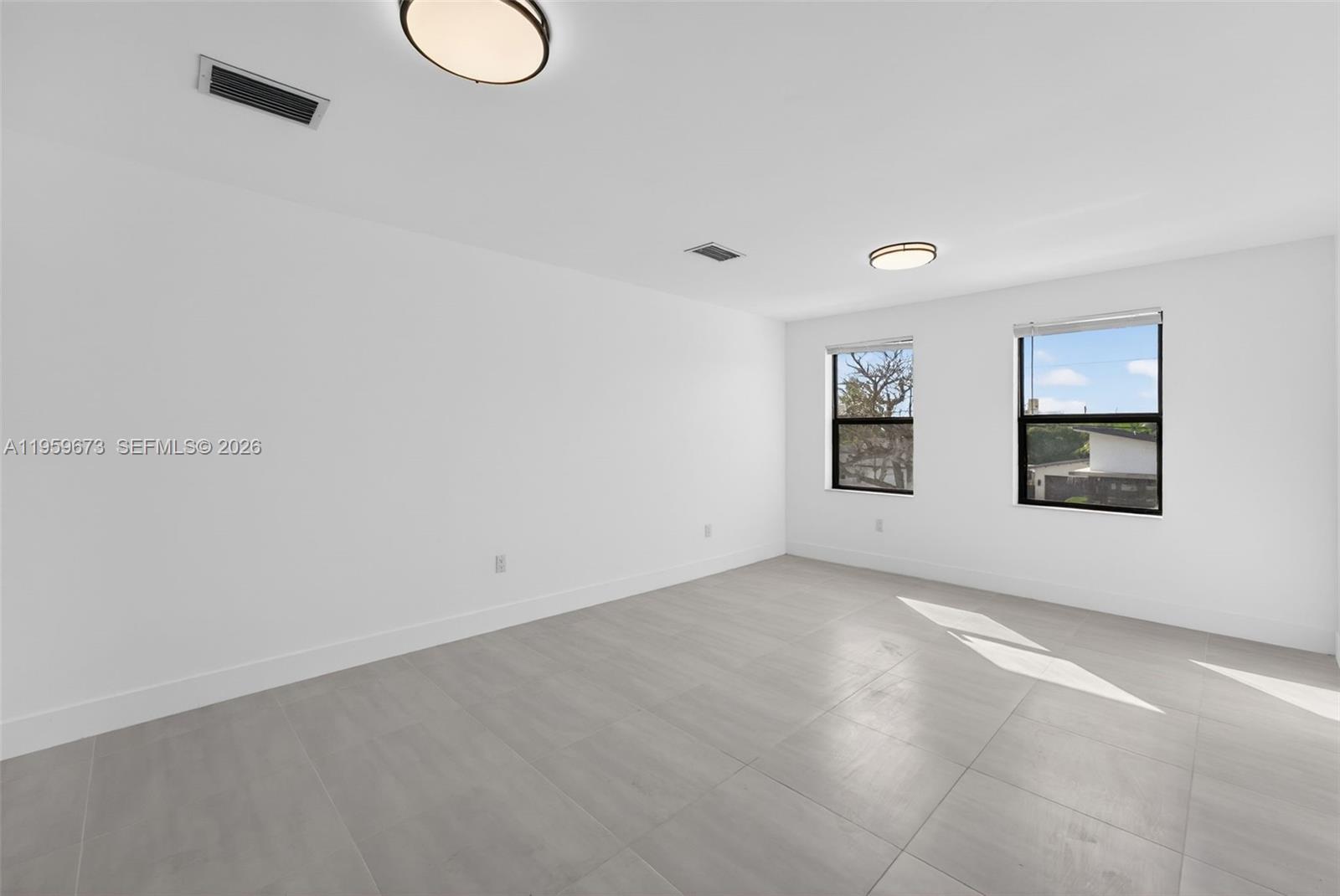   /  1184 кв.футов $ 2026-02-05 0 Фото