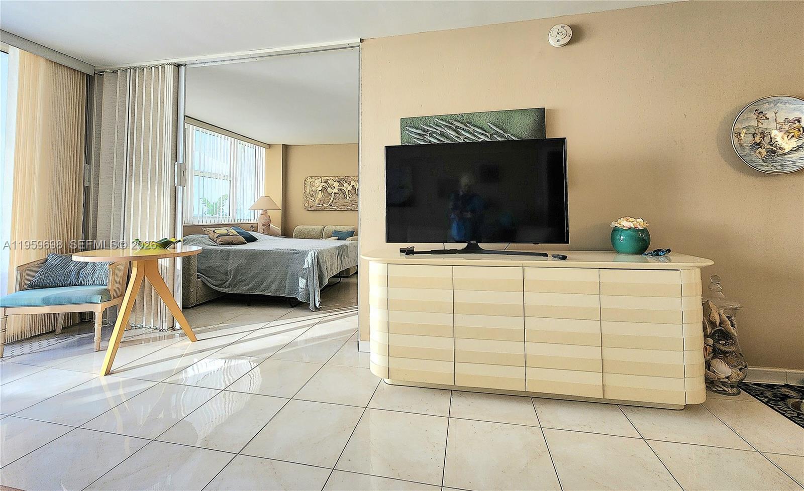 Photo of 2030 Ocean Dr  #823, Hallandale Beach, Florida, 33009 - Entrance into the 2nd Bedroom