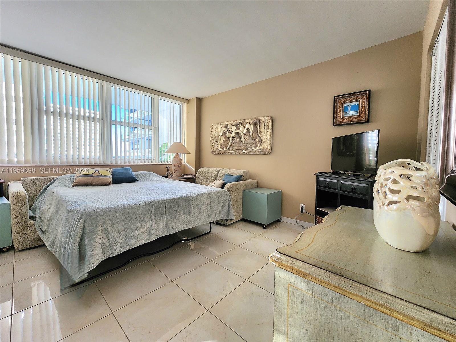 Photo of 2030 Ocean Dr  #823, Hallandale Beach, Florida, 33009 - Second Bedroom