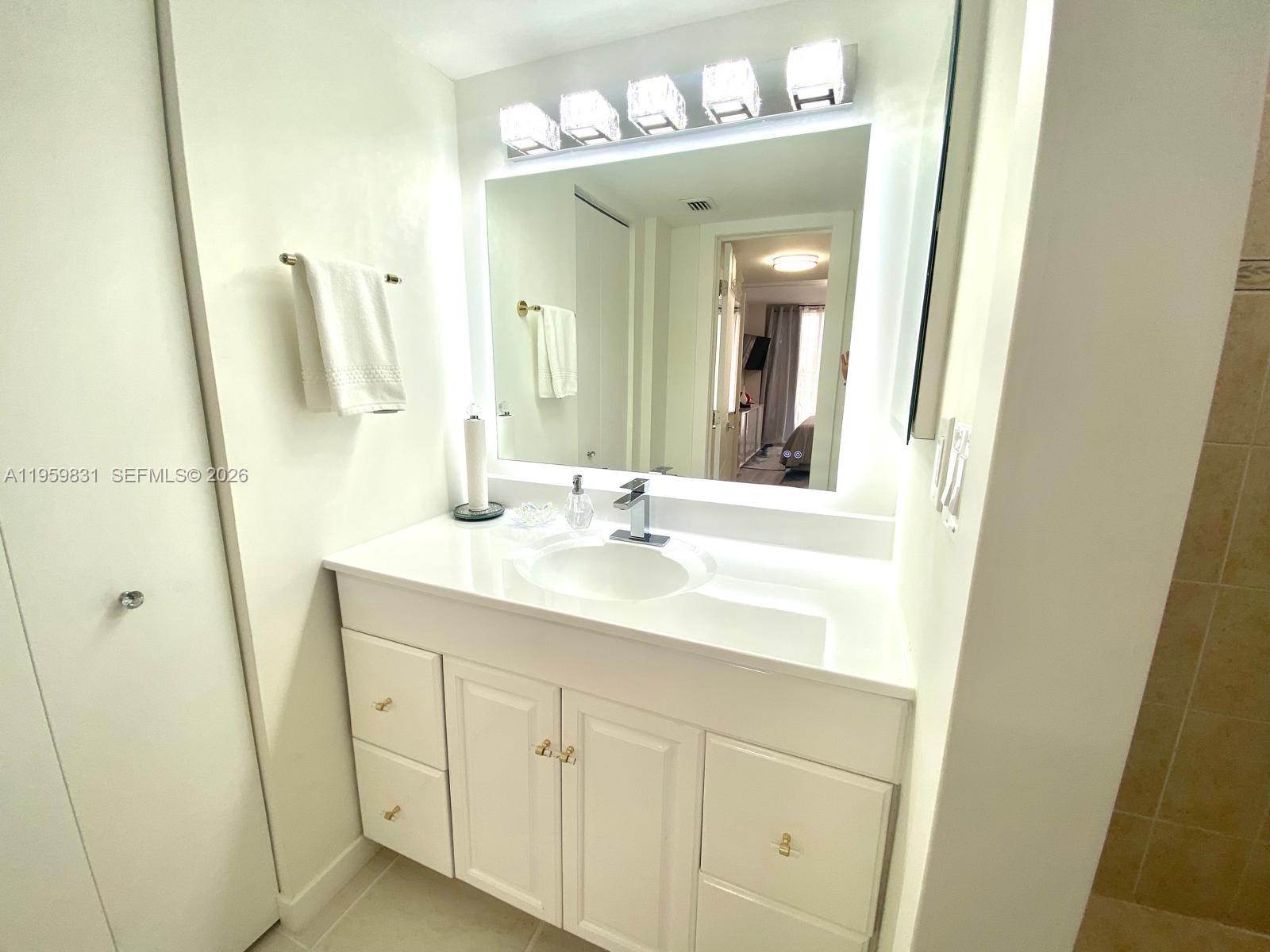 403 2 / 2 1232 sq. ft. $ 2026-02-05 0 Photo