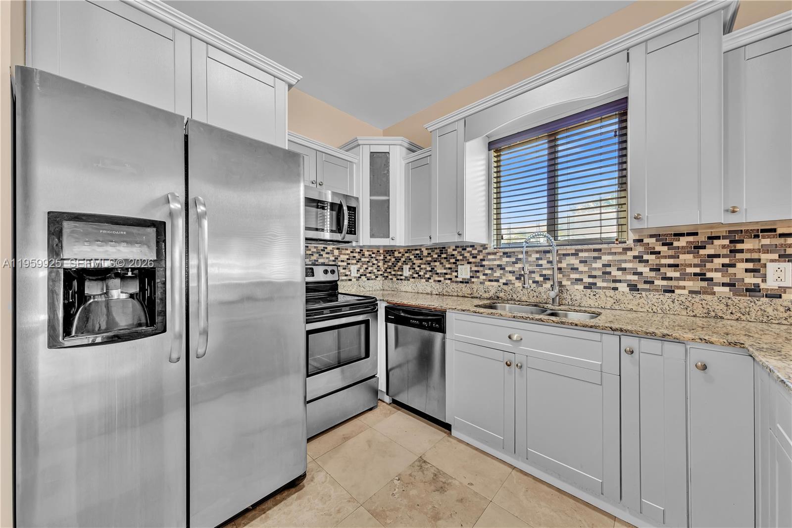   /  4572 кв.футов $ 2026-02-05 0 Фото