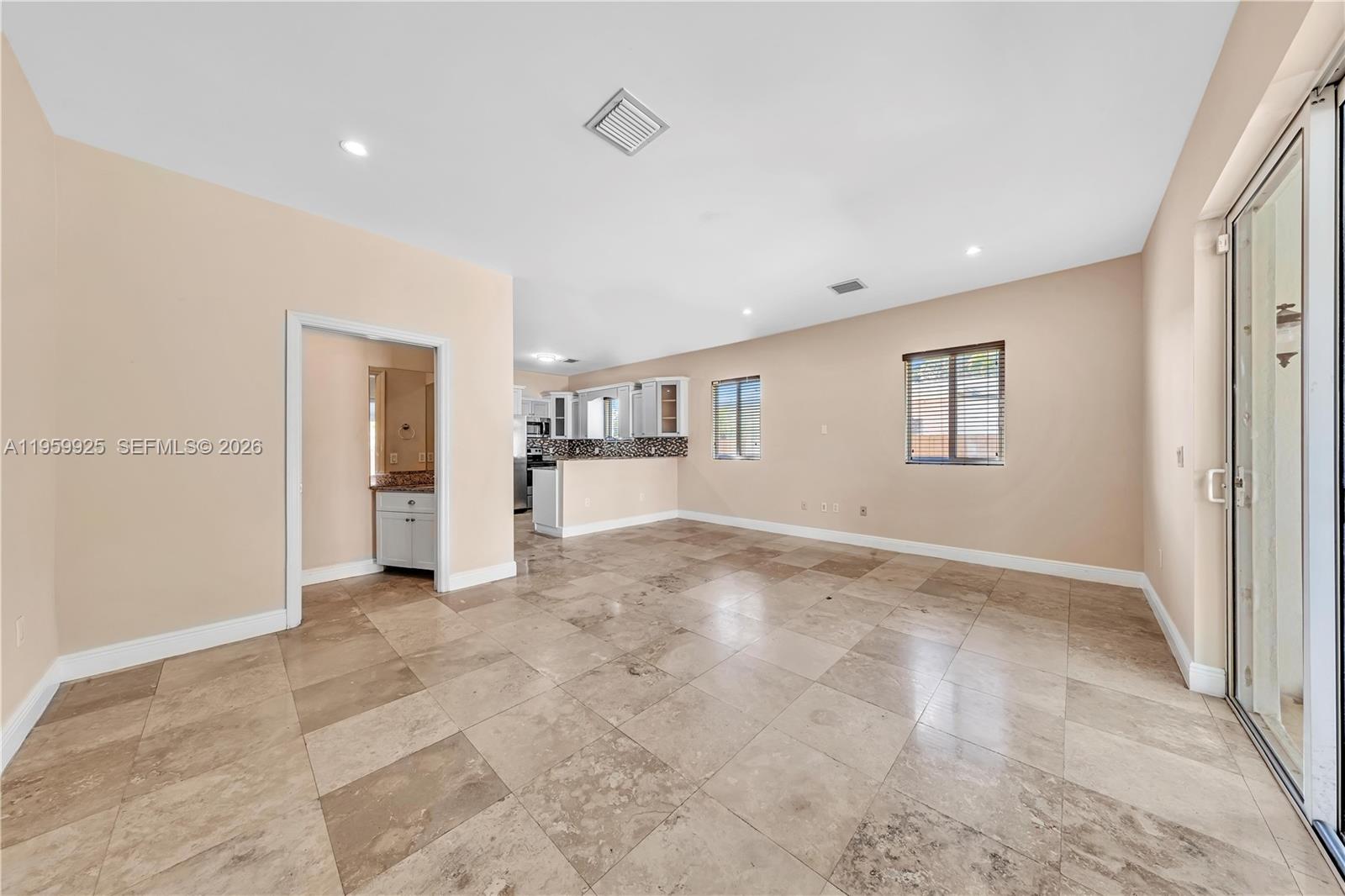   /  4572 кв.футов $ 2026-02-05 0 Фото