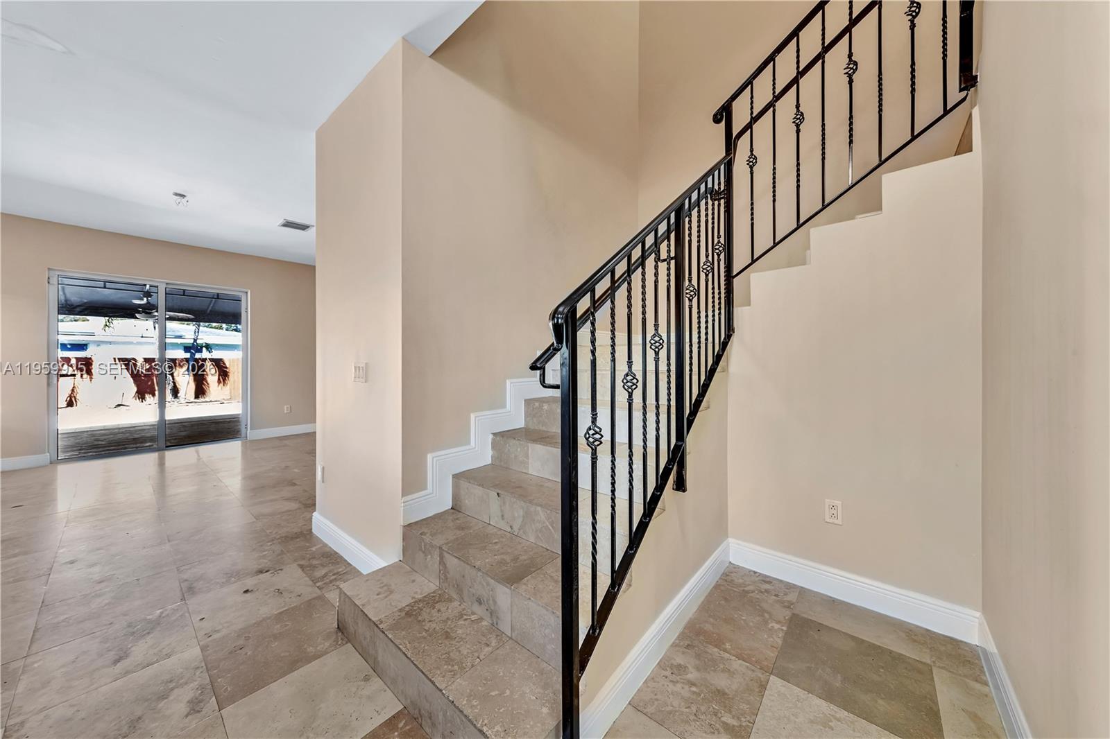   /  4572 кв.футов $ 2026-02-05 0 Фото