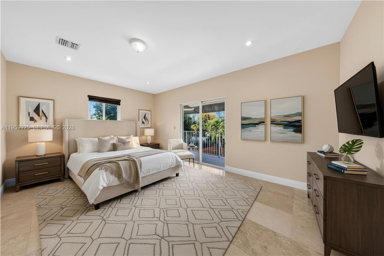   /  4572 кв.футов $ 2026-02-05 0 Фото