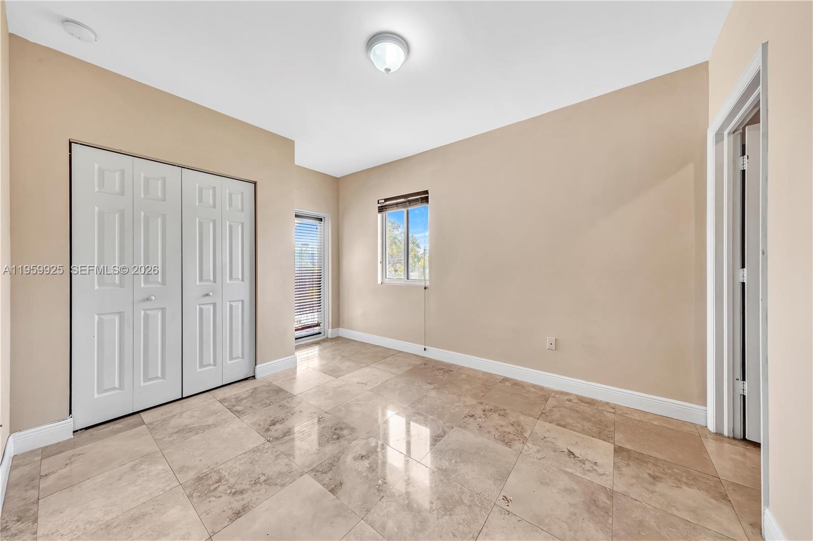   /  4572 кв.футов $ 2026-02-05 0 Фото