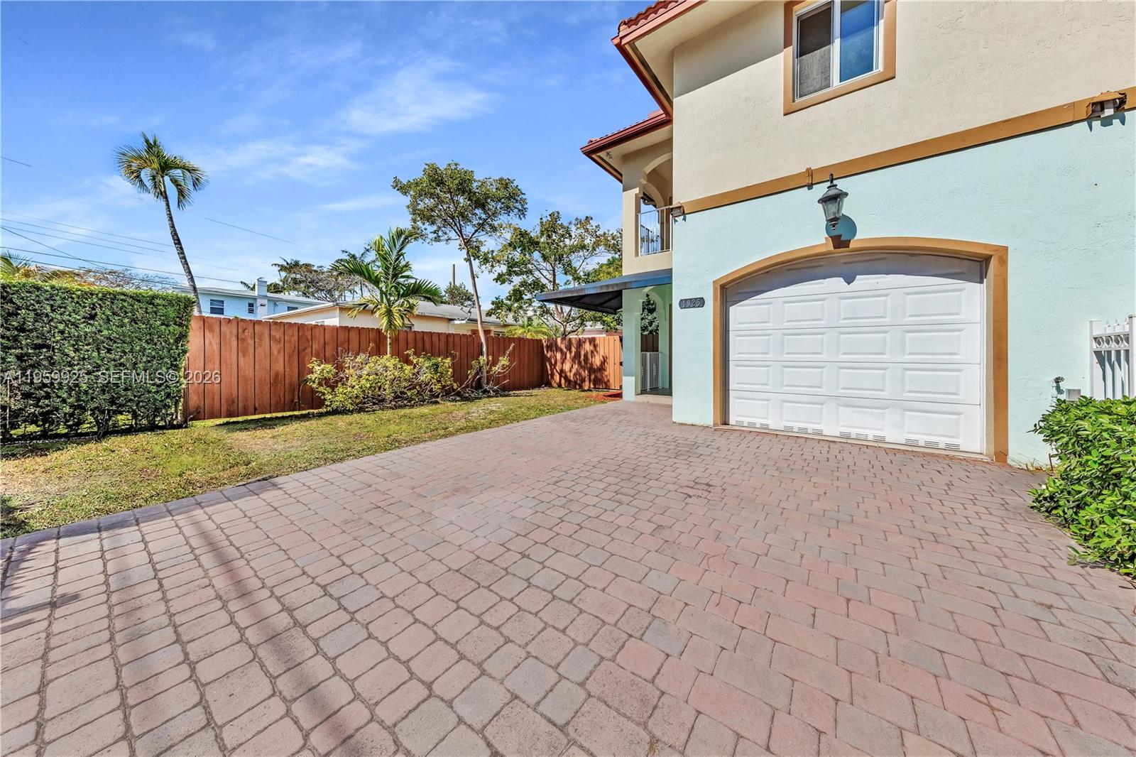   /  4572 кв.футов $ 2026-02-05 0 Фото