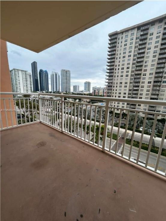 See details 609 2 / 2 1087 sq. ft. $ 2026-02-05 0 Photo