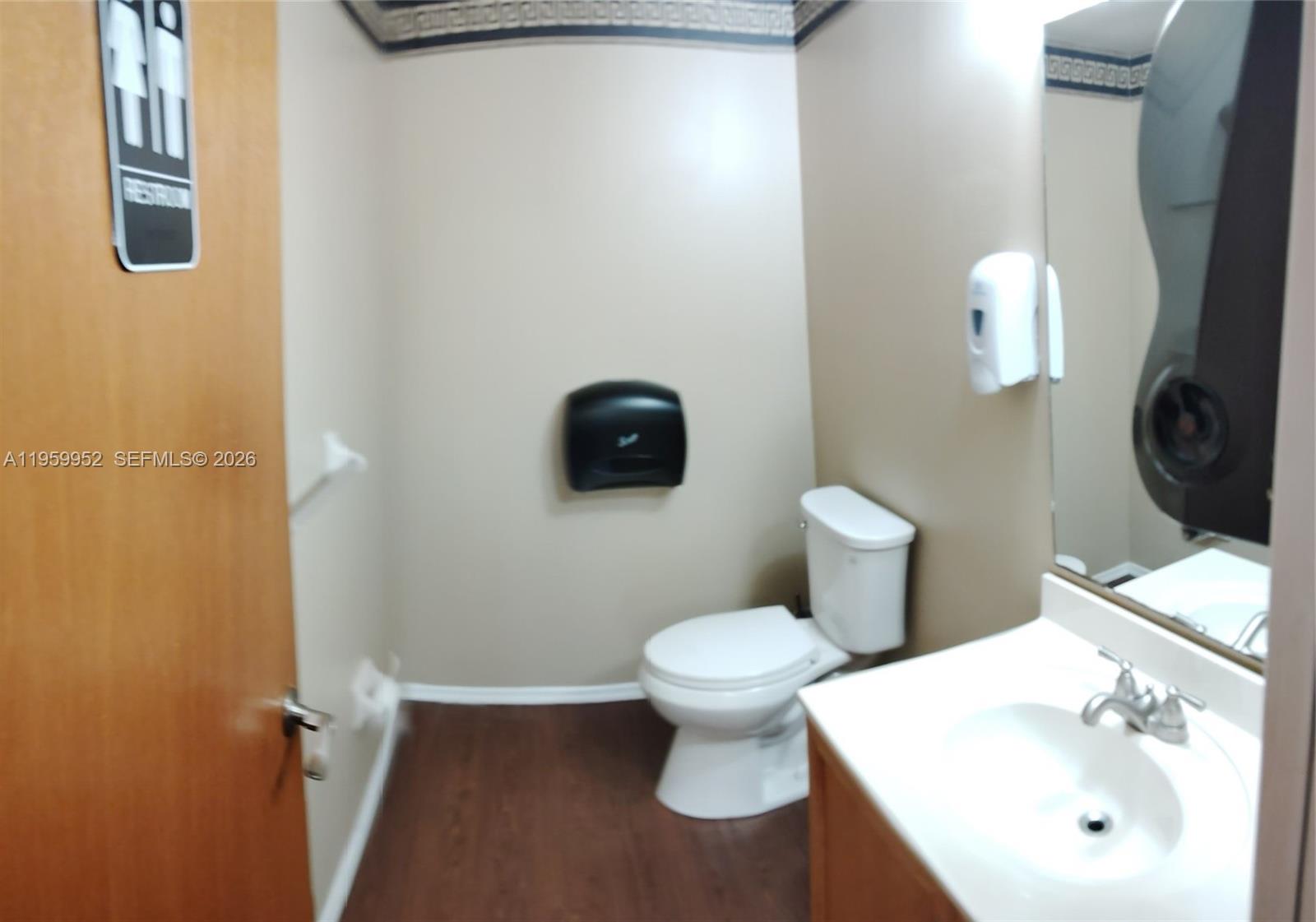   /   кв.футов $ 2026-02-05 0 Фото