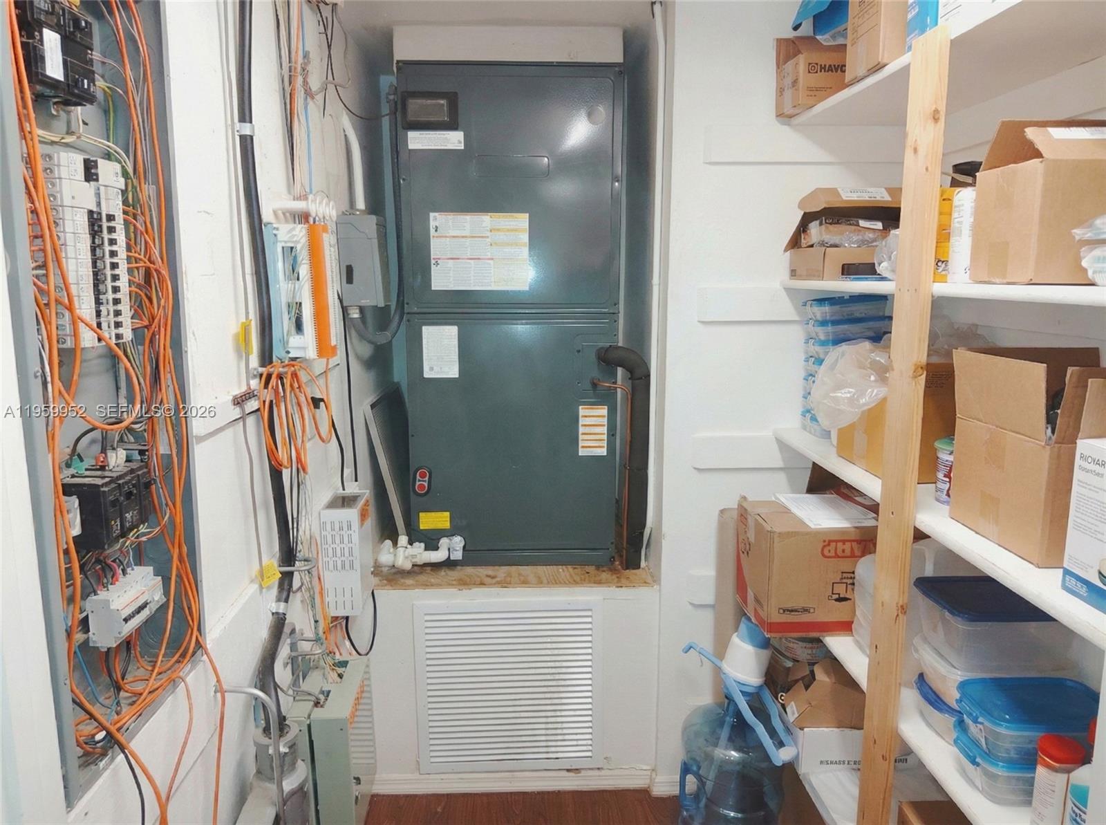   /   кв.футов $ 2026-02-05 0 Фото