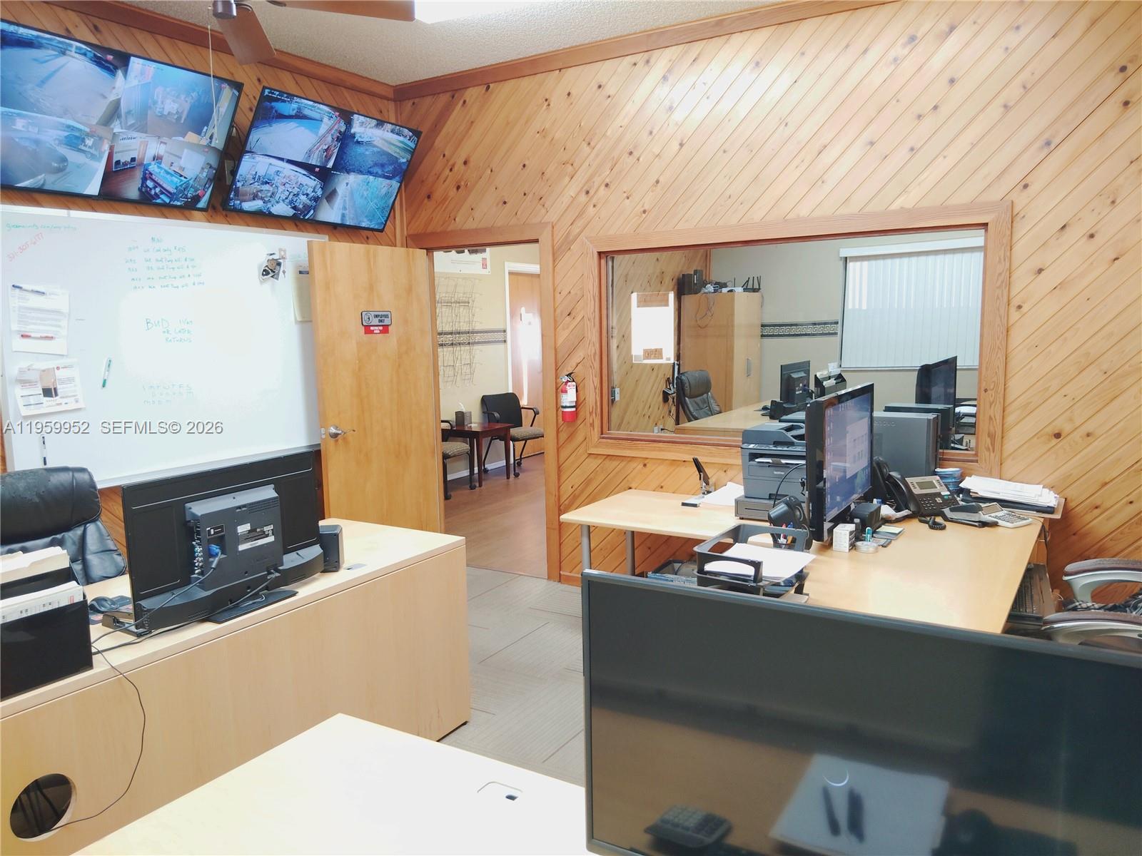   /   кв.футов $ 2026-02-05 0 Фото