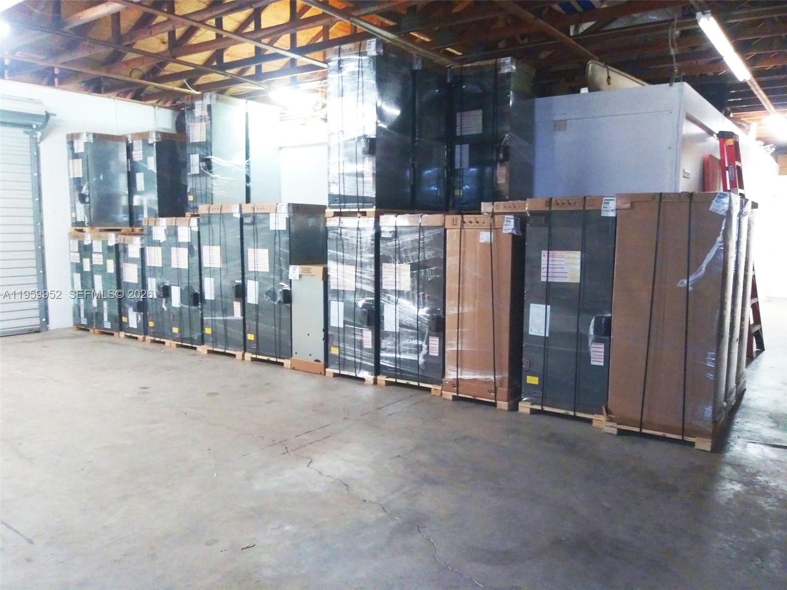   /   кв.футов $ 2026-02-05 0 Фото