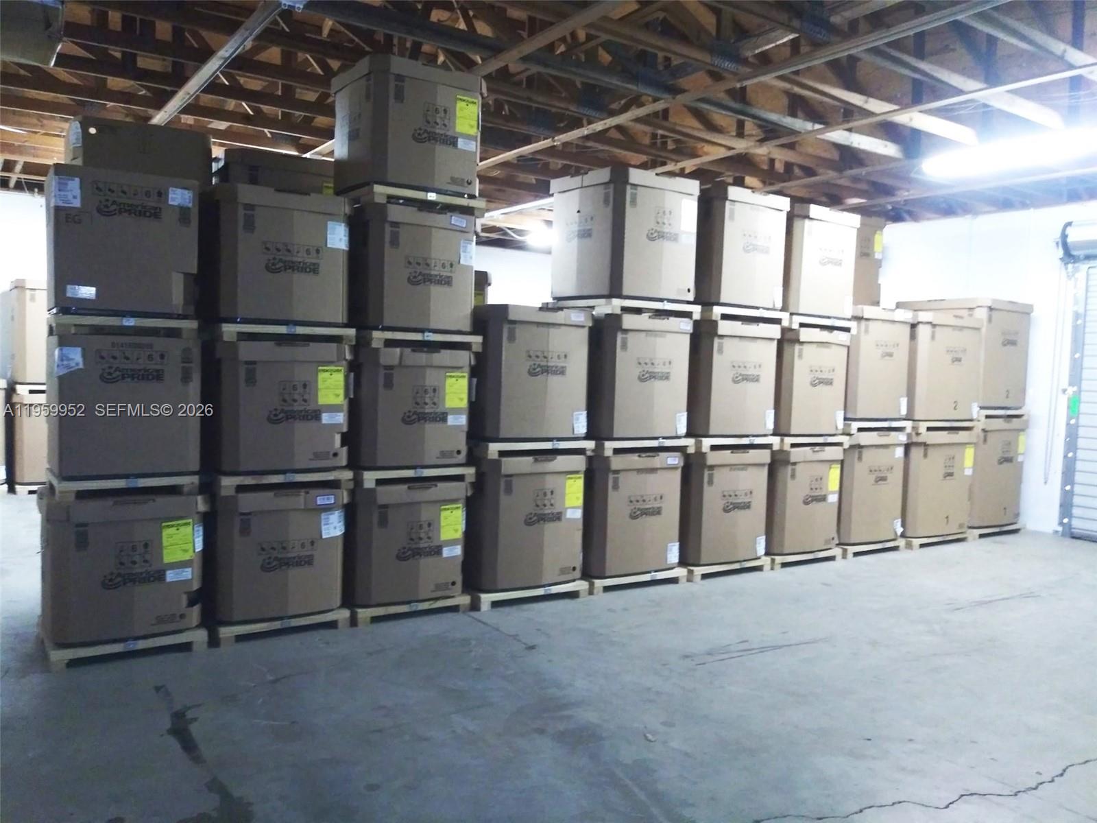   /   кв.футов $ 2026-02-05 0 Фото