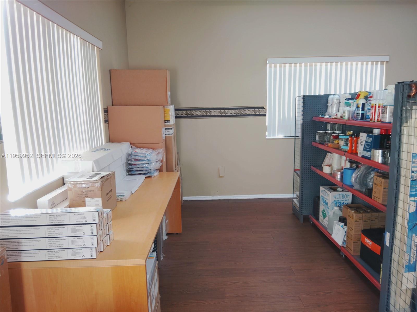   /   кв.футов $ 2026-02-05 0 Фото