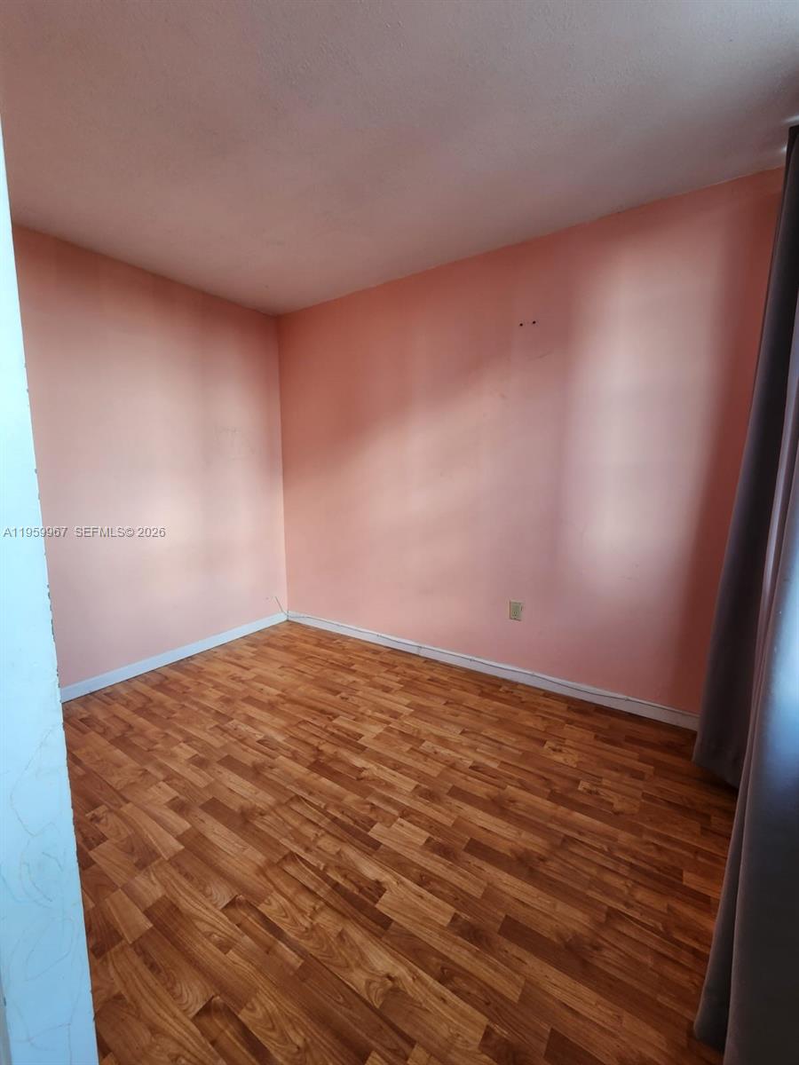 Подробнее 501E 1 / 1 801 кв.футов $ 2026-05-27 0 Фото