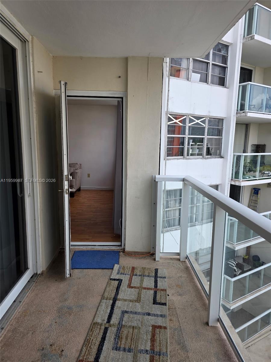 Подробнее 501E 1 / 1 801 кв.футов $ 2026-05-27 0 Фото
