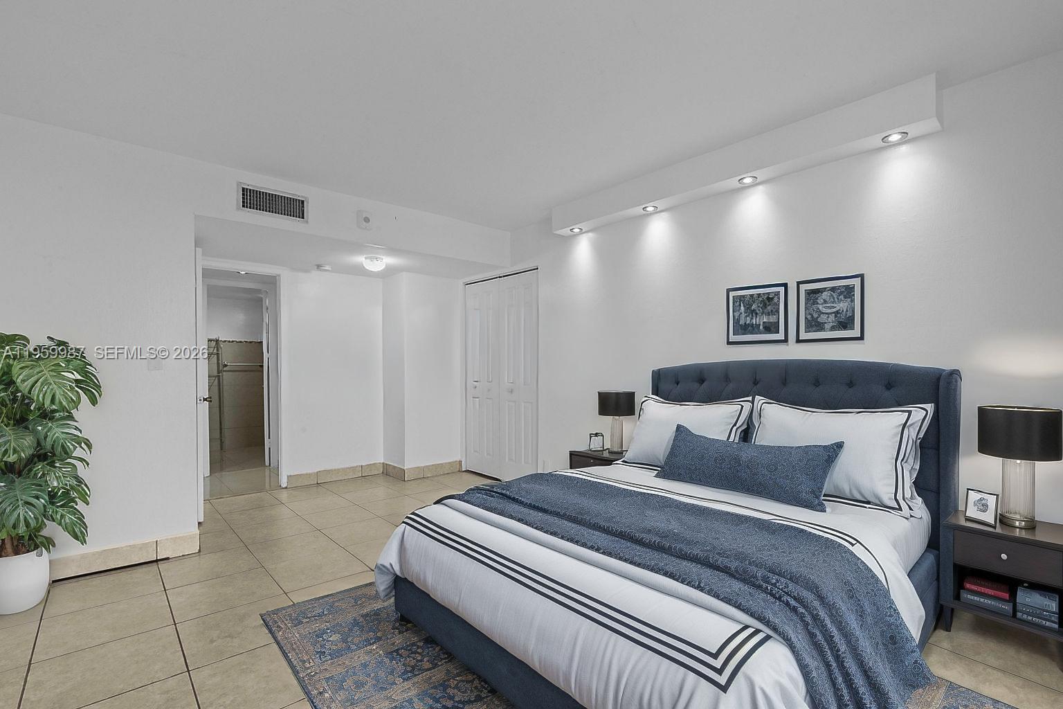 See details 700-1 2 / 2 1633 sq. ft. $ 2026-02-05 0 Photo