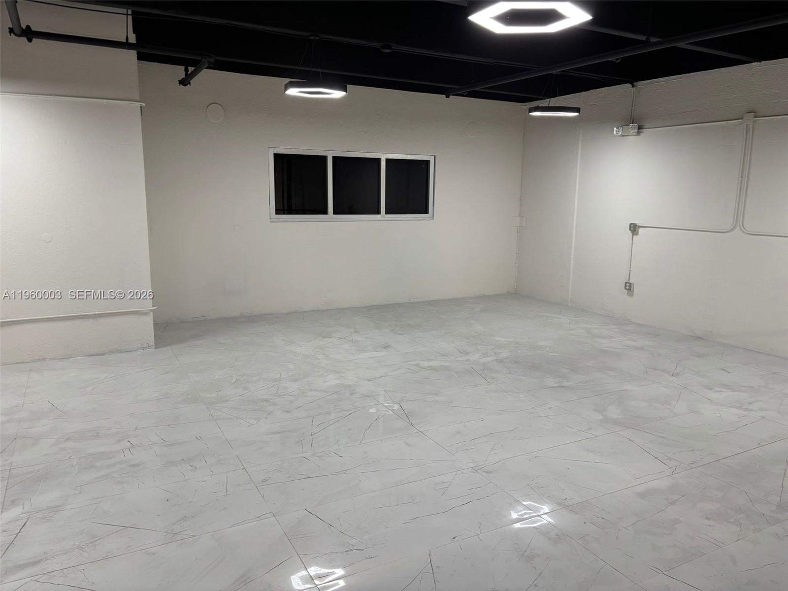 178  /   sq. ft. $ 2026-02-05 0 Photo